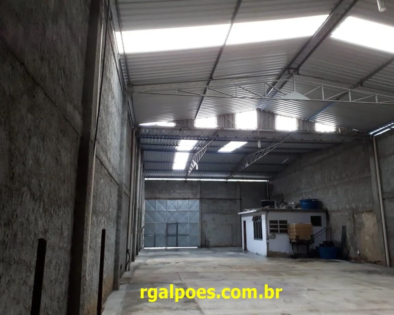 Imagem Galpão para Venda em DUQUE DE CAXIAS, Parque Eldorado, 2 banheiros