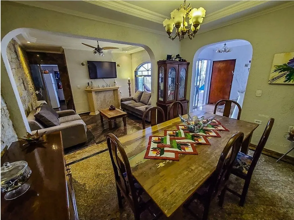 Imagem Casa ampla com valor abaixo do mercado! Zona leste.