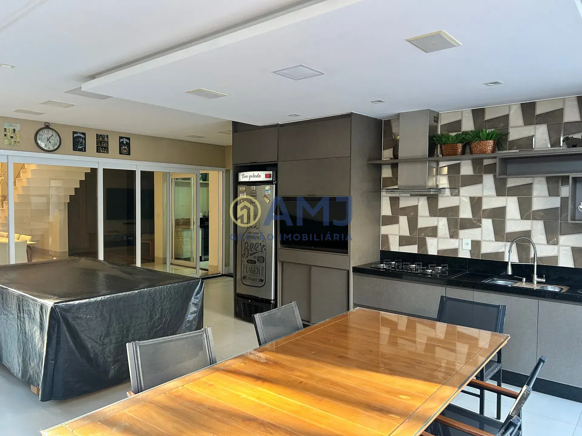 Imagem Sobrado mobiliado e decorado à venda, Jardins Lisboa, Goiânia, GO