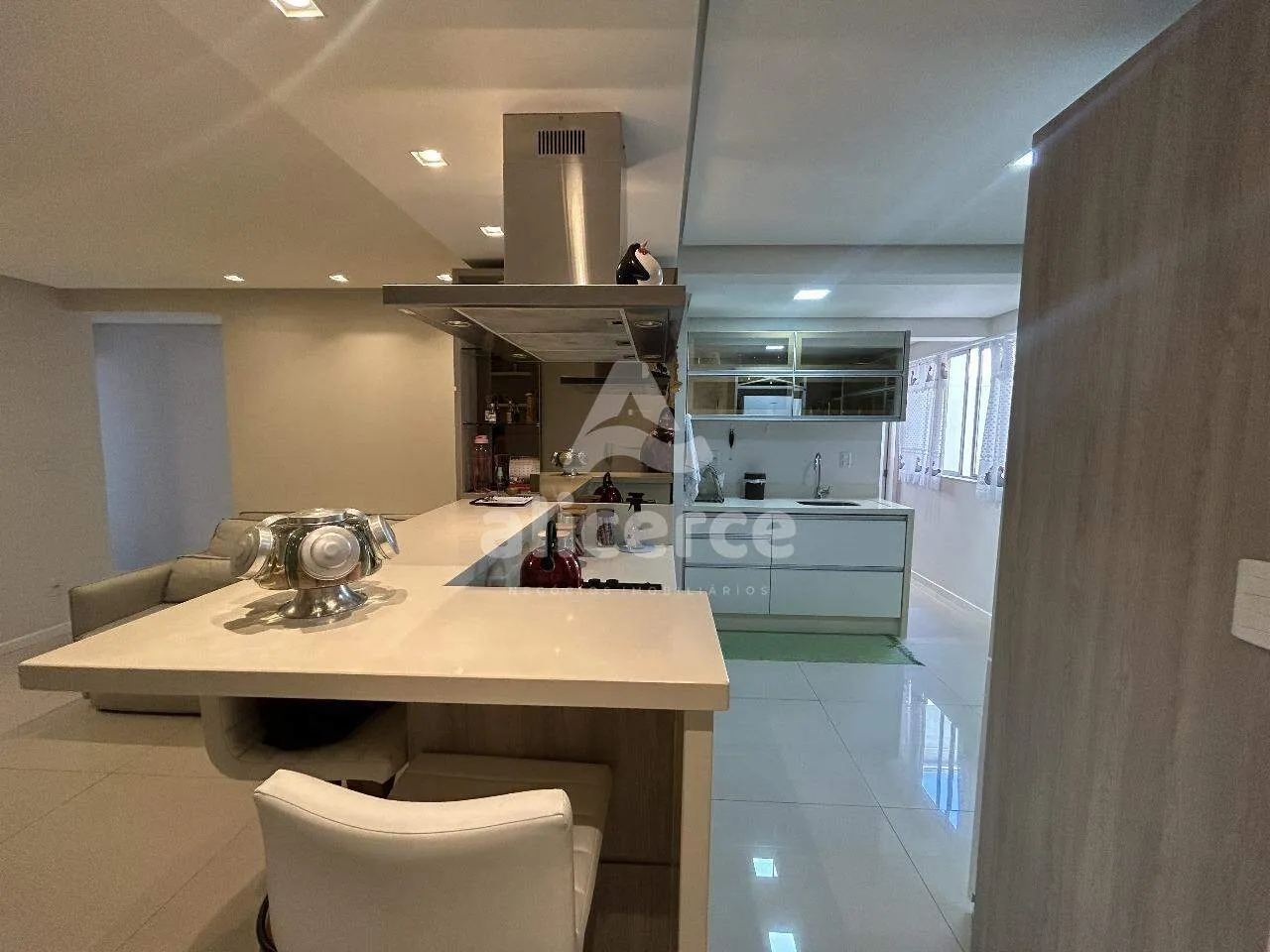 Imagem Apartamento à venda com 3 quartos 1 suíte, 89,56m² em Balneário Florianópolis