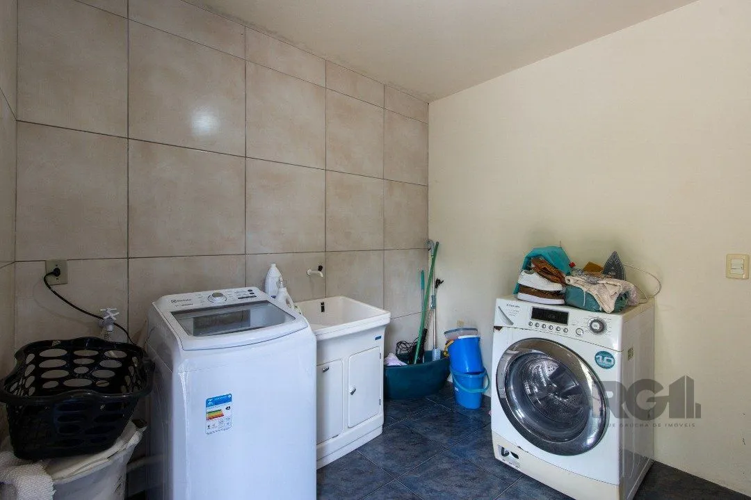 Imagem Casa, 5 dormitórios, sendo 1 suíte, 312m² privativos, 8 vagas - Bairro Vila Nova