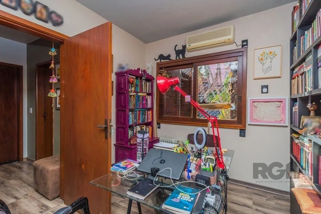 Imagem Casa em Condomínio 199m² - 3 dormitórios, 2 vagas no bairro Nonoai