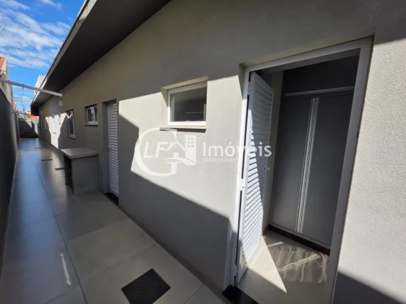Imagem Casa à venda na Vila Vilas Boas: 3 suítes, 2 salas, 5 banheiros, vagas de garagem, 250m². Confira já!
