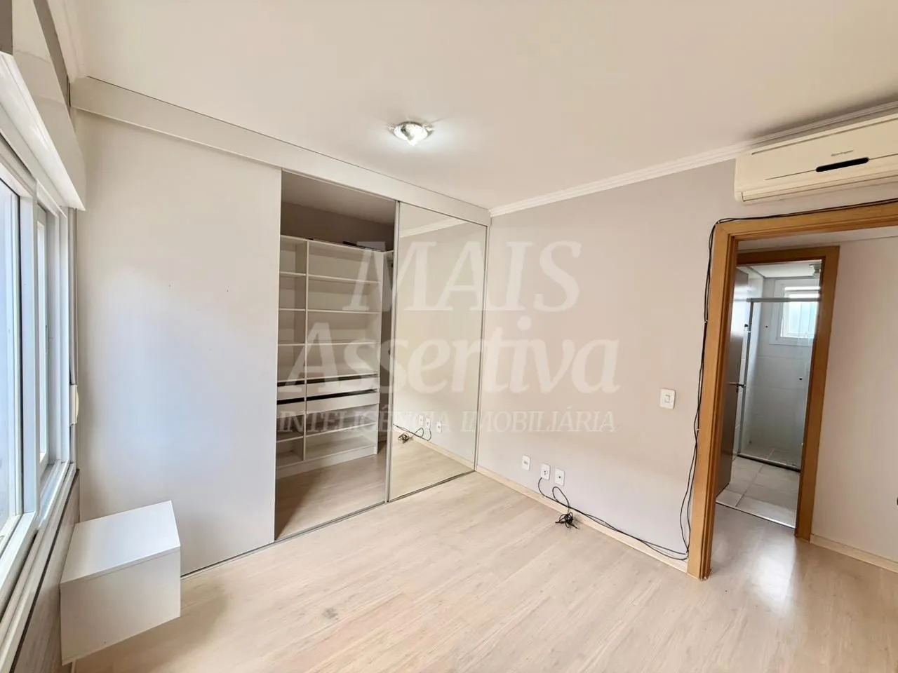 Imagem Apartamento no 3º andar, semi mobiliado para venda - Monte Brasil