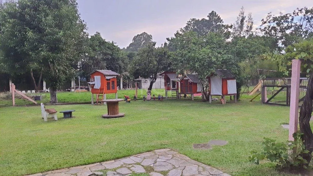 Imagem Sítio para Venda - 242m², 2 dormitórios, sendo 2 suites, 2 vagas - Itapuã