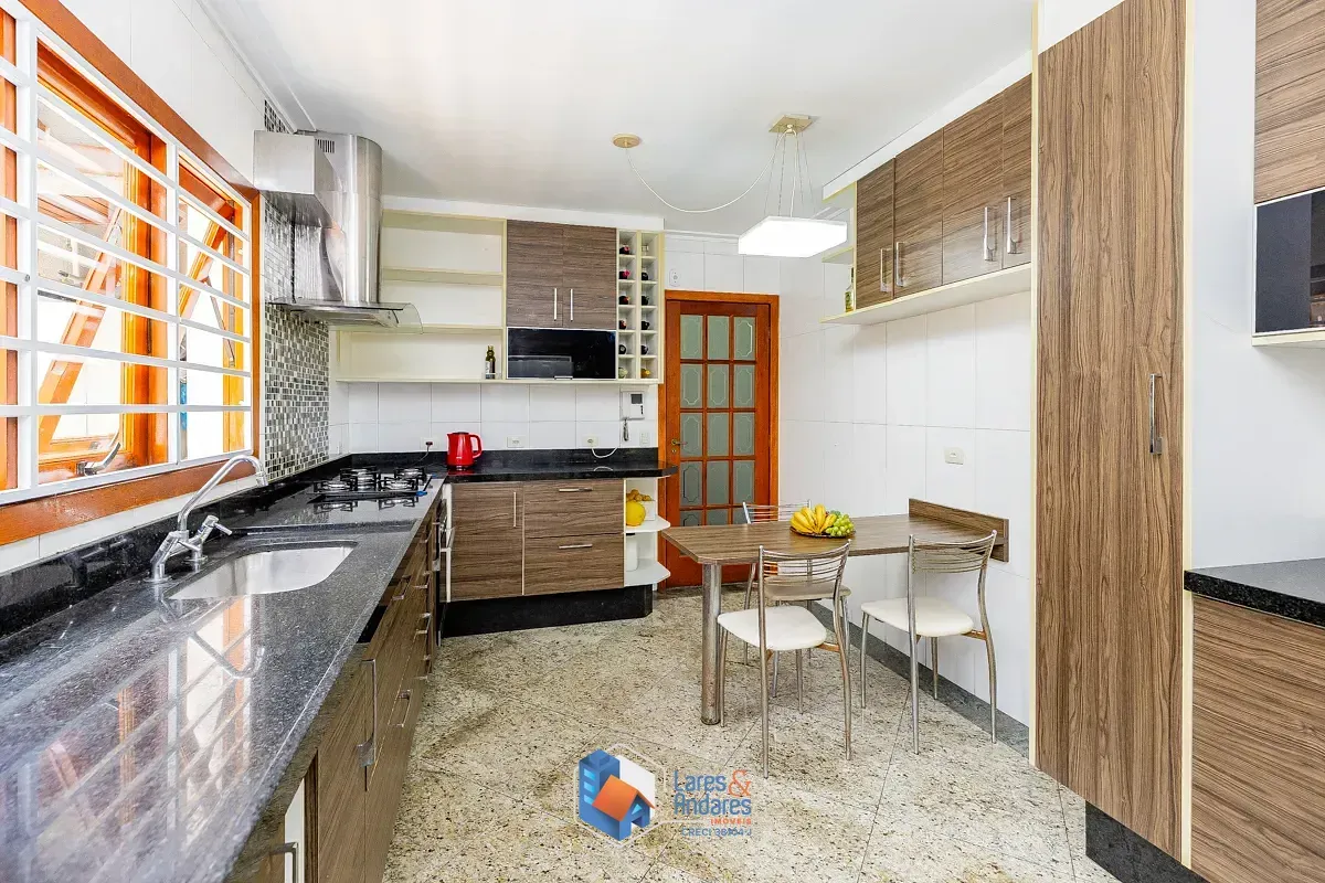 Imagem Sobrado para venda em Jardim Marajoara com 4 quartos, sendo 4 suítes, 276m²