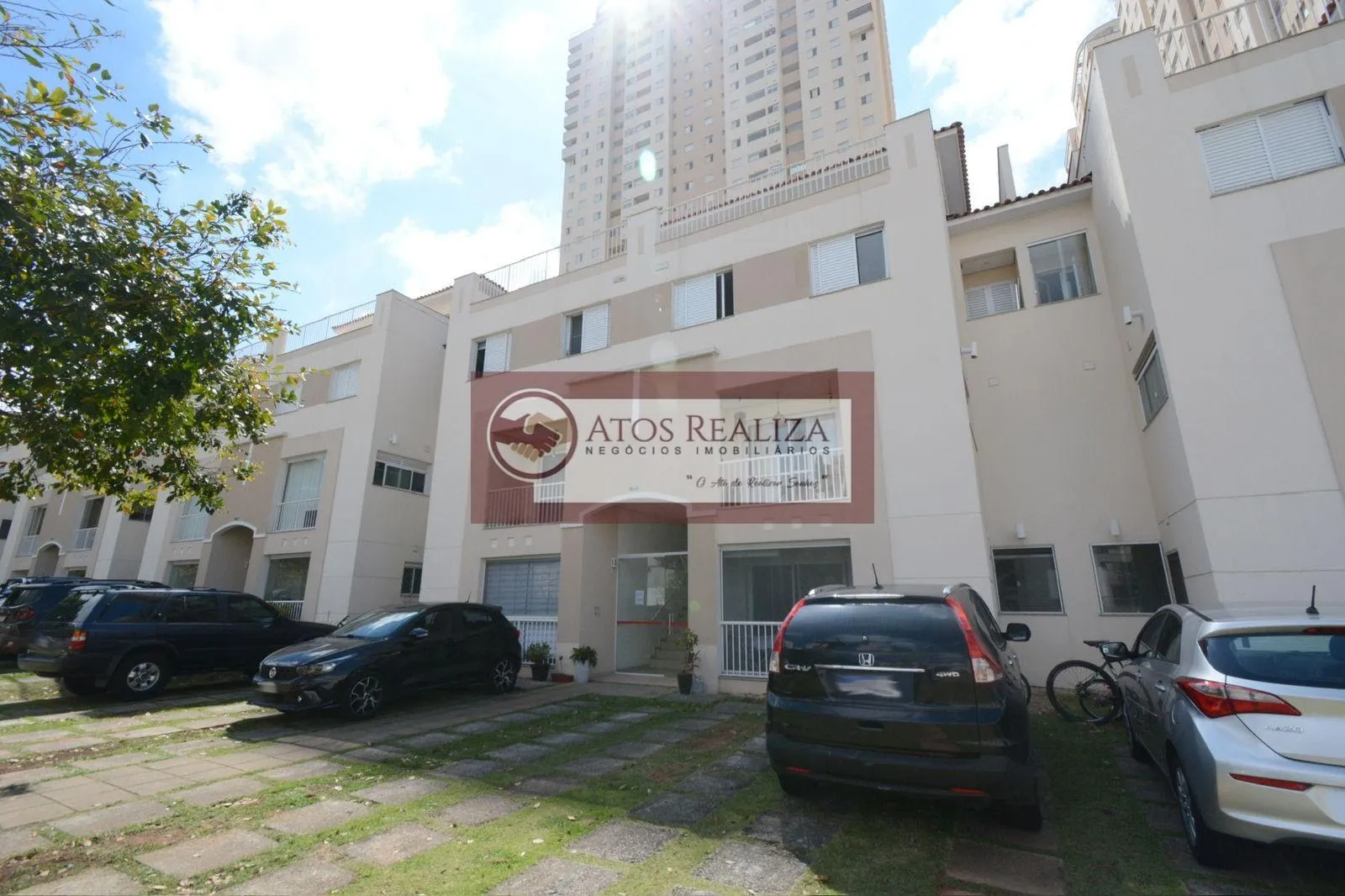 Imagem Conheca TownHouse, Com 3 Dormitórios, sendo 1 suíte 3 banheiros 2 vagas Varanda Lavanderia Churrasqueira Piso Portobello Armários embutidos submetida; Quartos,banheiros,sala,lavanderia e cozinha Clube em condomínio residencial fechado Segurança e portaria