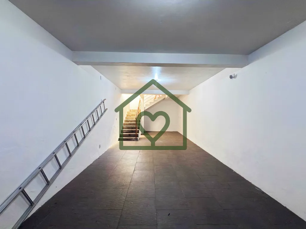 Imagem Residência com Anexo e Espaço de Lazer Completo 
 
Excelente residência semi nova, construída em...