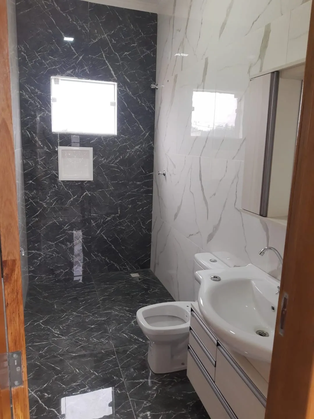 Imagem Casa à venda 2 Quartos, 1 Suite, 2 Vagas, 125M², Residencial e Comercial Portal dos Eucaliptos, Pindamonhangaba - SP