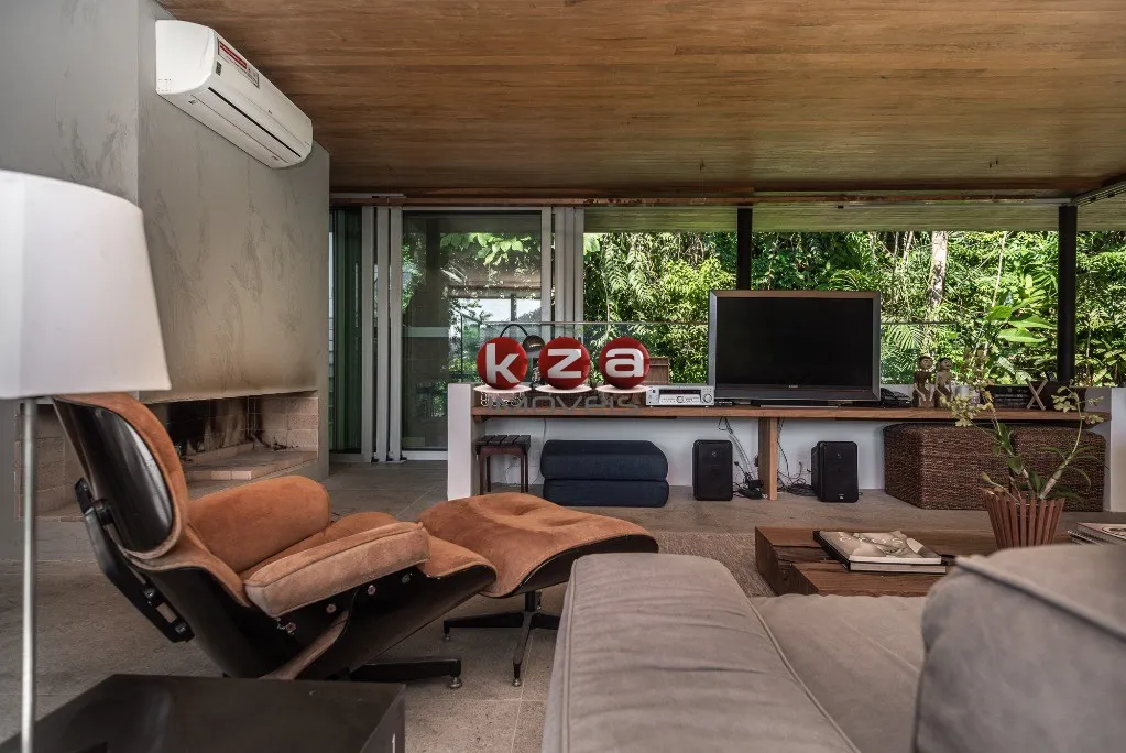 Imagem Casa em Condomínio de Luxo em Bertioga-SP com 4 Quartos, 4 Suítes e 550m² de Área