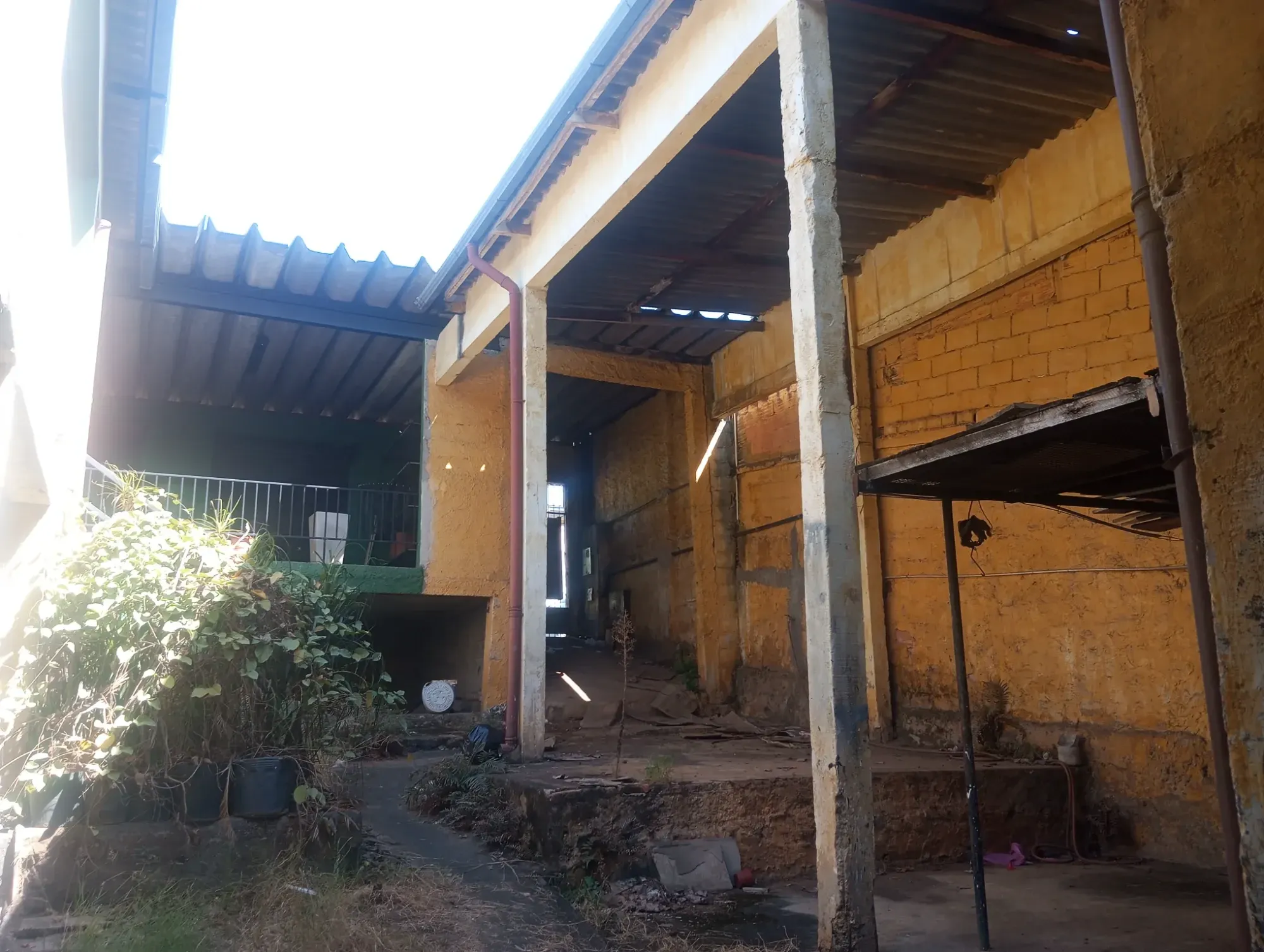 Foto do imóvel: Terreno à Venda, 1.280 m² em Cachoeirinha - Belo Horizonte em Rua Rocha Lagoa, nº 320. Nova Cachoeirinha, Belo Horizonte - MG
