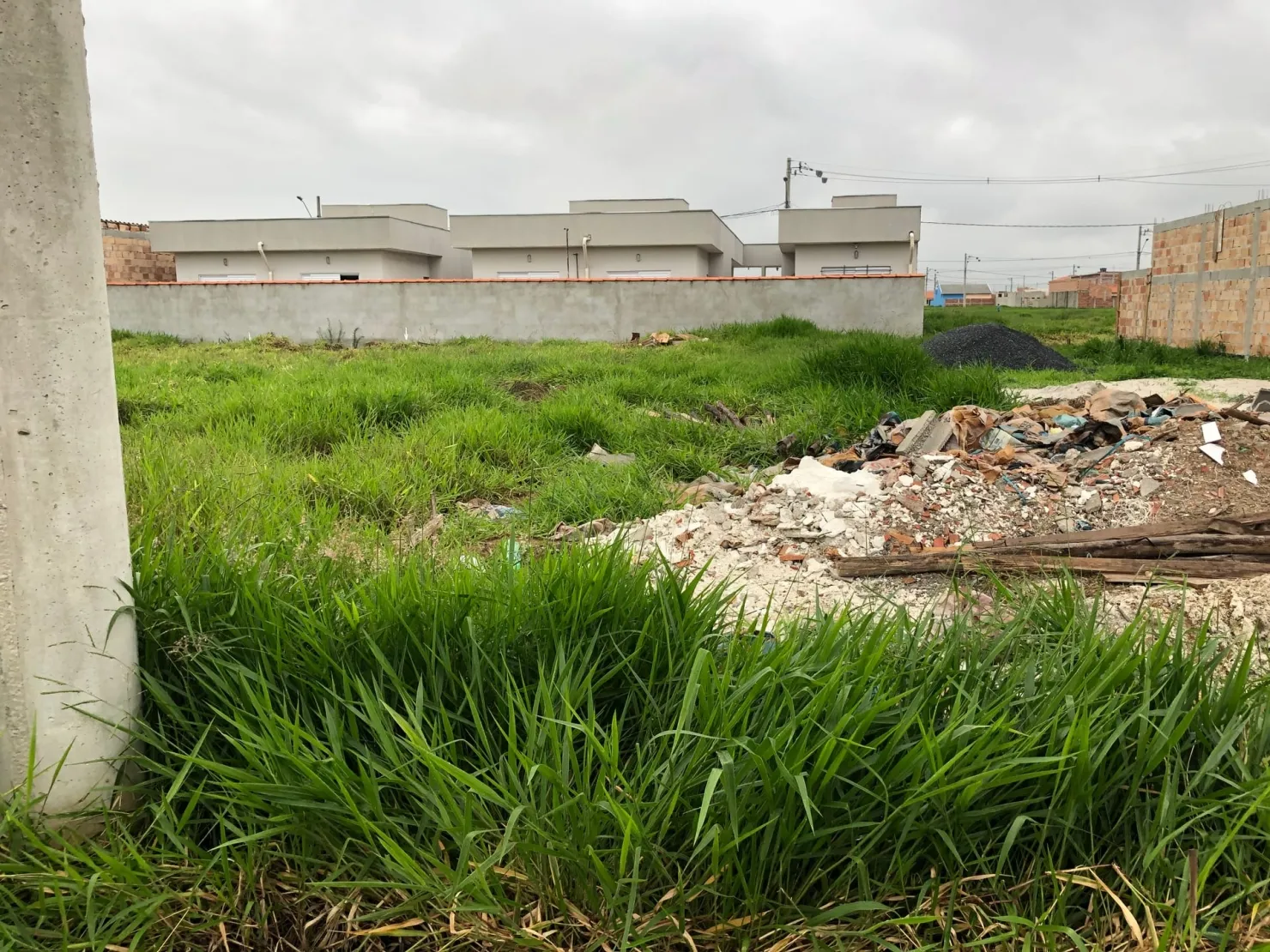 Imagem Terreno à venda 250M², Residencial e Comercial Portal dos Eucaliptos, Pindamonhangaba - SP