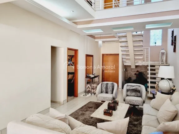 Imagem Sobrado amplo com 3 quartos (sendo 1 suíte com closet), no Condomínio Campos do Conde I.
Térreo c...