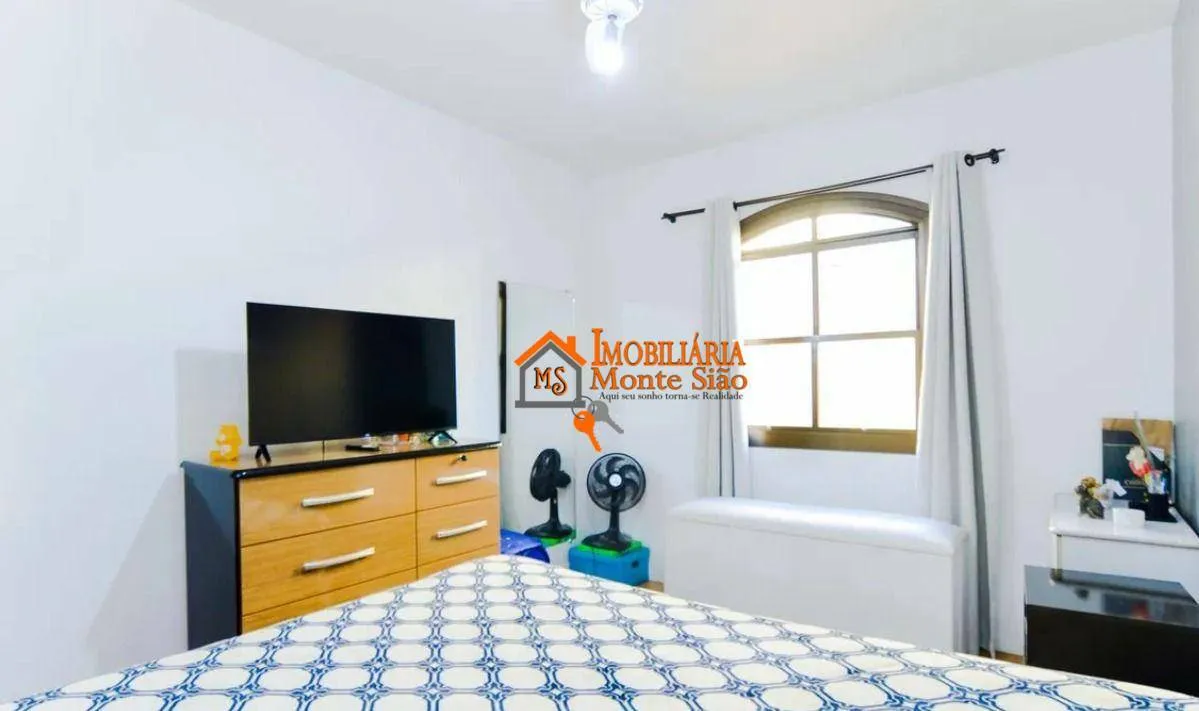 Imagem Sobrado com 6 dormitórios à venda, 245 m² por R$ 1.200.000 - Vila Galvão - Guarulhos/SP