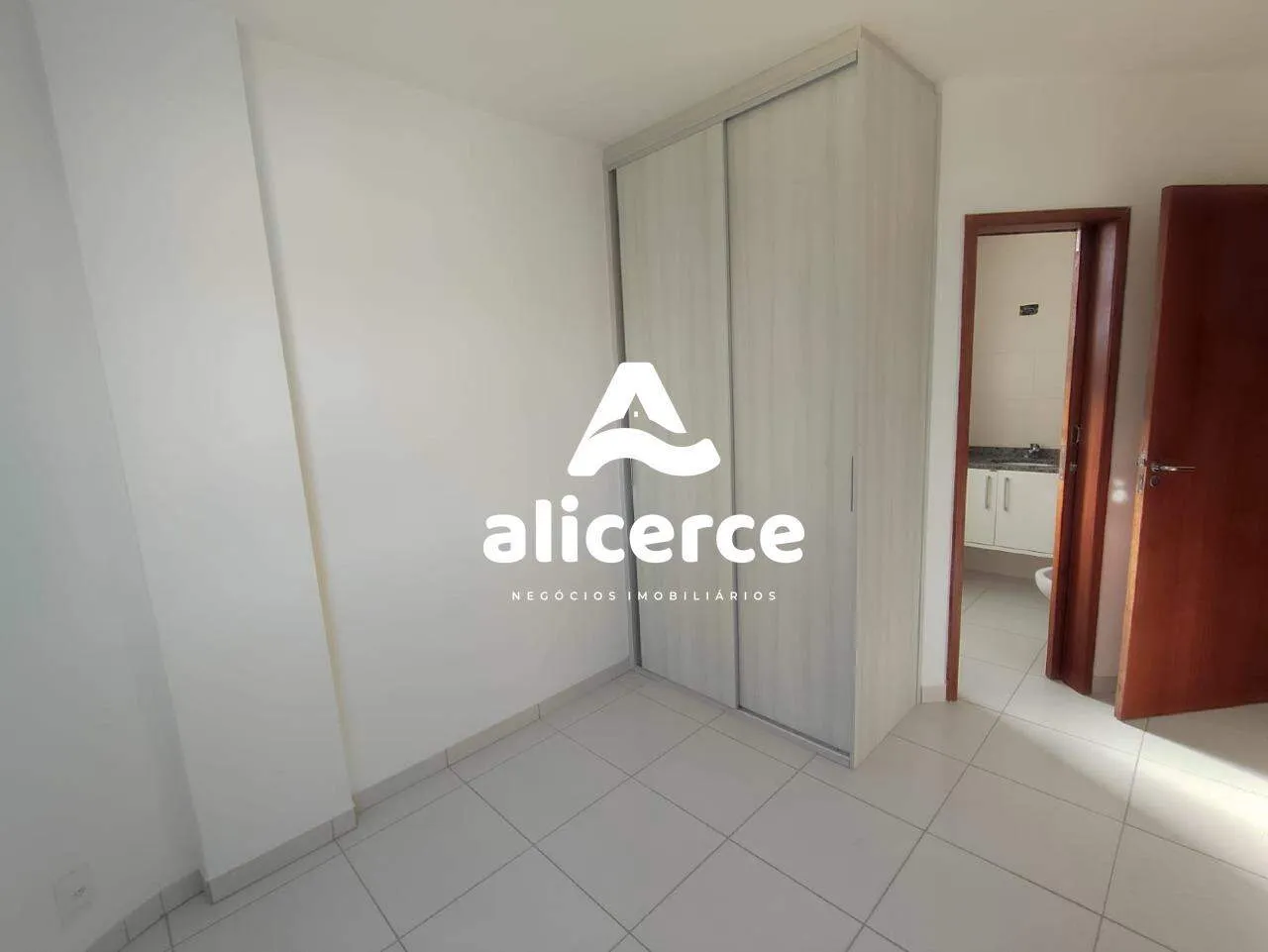 Imagem Apartamento à venda com 2 quartos 2 suítes, 99,06m² em Capoeiras Florianópolis
