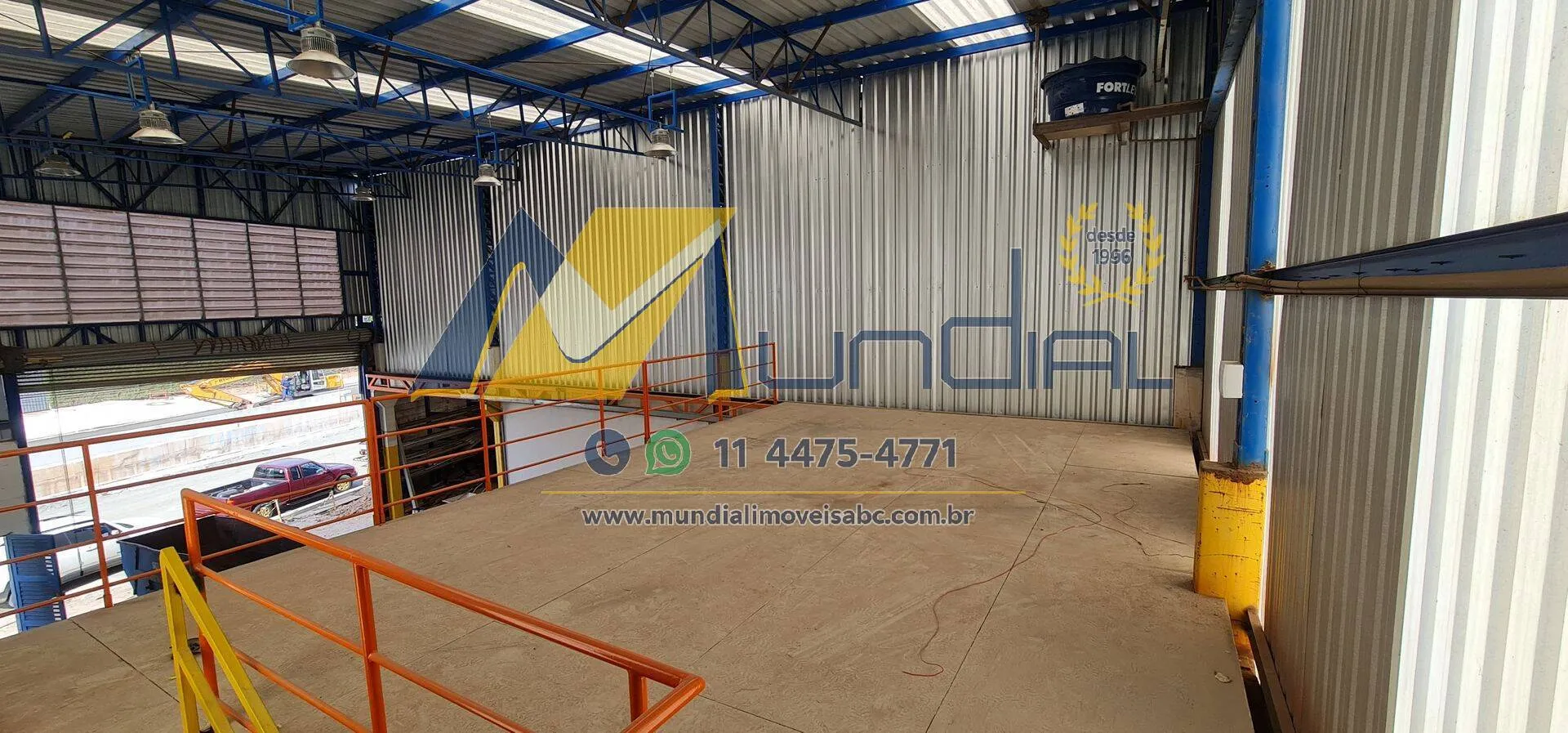 Imagem Galpão para Alugar com 240m², 2 vagas na Vila Homero Thon - Santo André