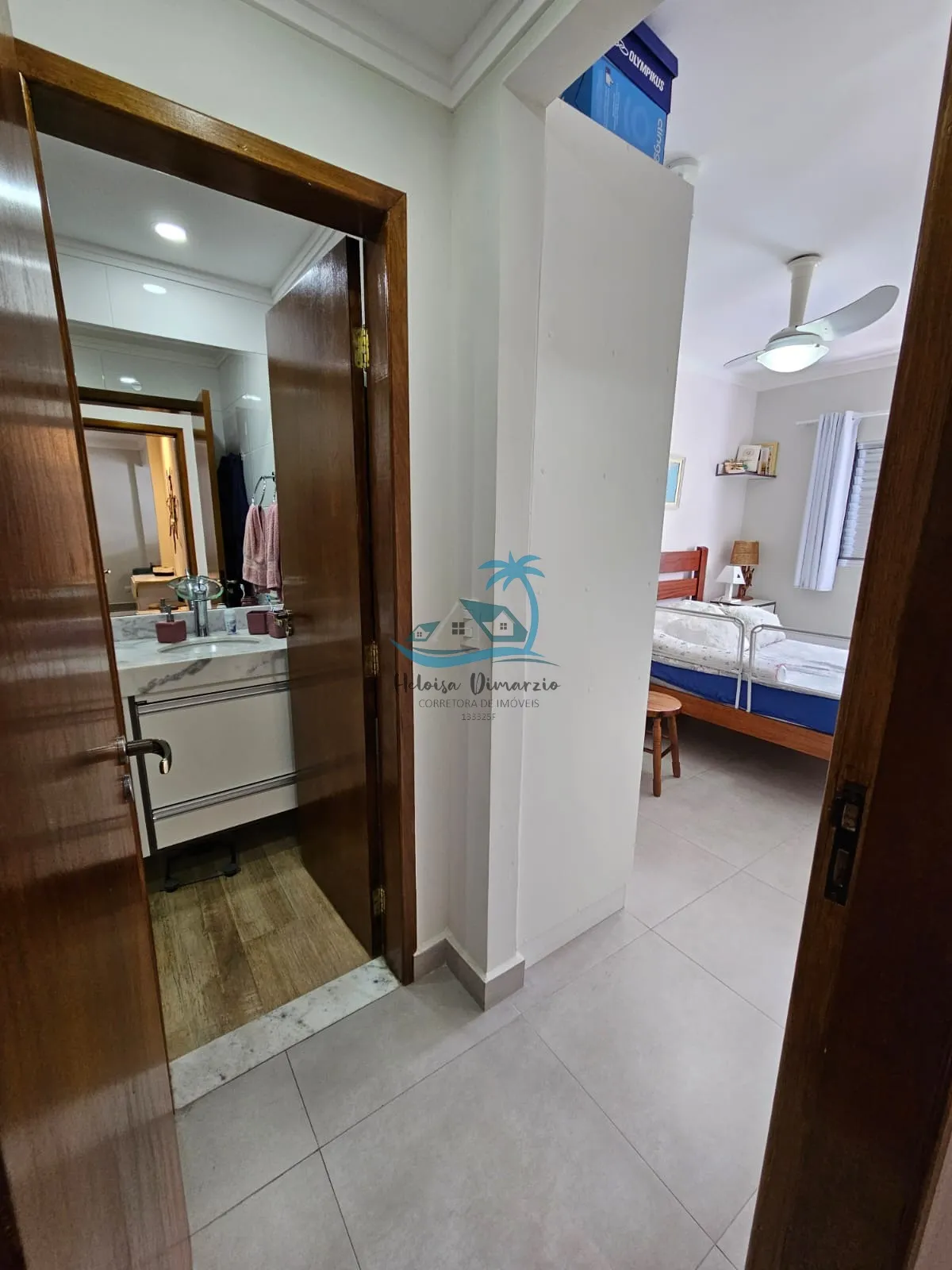 Imagem Belíssima cobertura duplex reformada, com 3 dormitórios, à venda a 350m da orla do Itaguá em Ubatuba.
