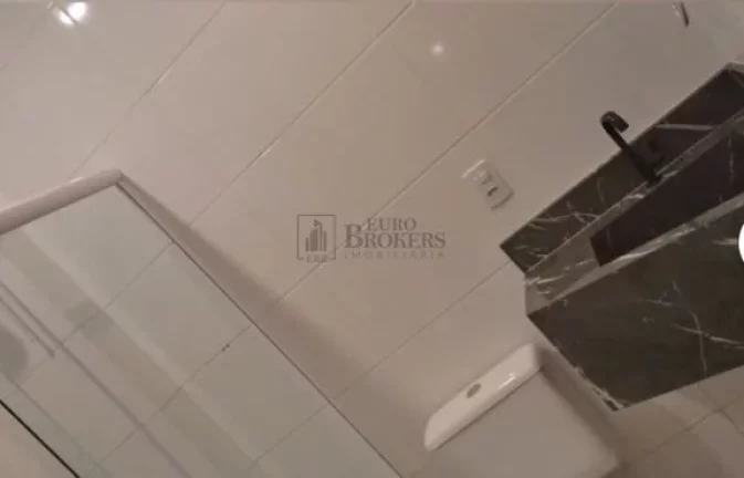 Imagem Cobertura com piscina em edifício com 05 apartamentos, Centro Balneário Camboriú