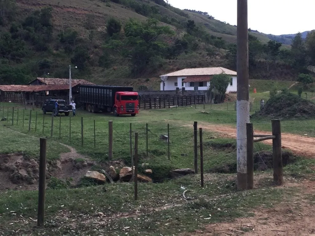 Imagem Chácara à venda 3 Quartos, 1 Suite, 4840000M², Zona Rural, Lagoinha - SP