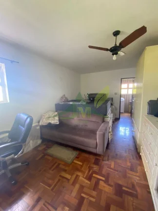 Imagem Residência à Venda na Vila Santista: Elegância, Conforto e Privacidade