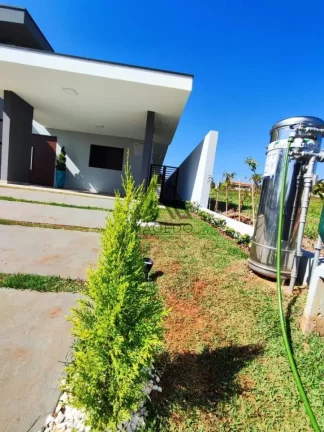 Imagem Casa Mobiliada com 3 suítes e Piscina Aquecida - Ninho Verde I