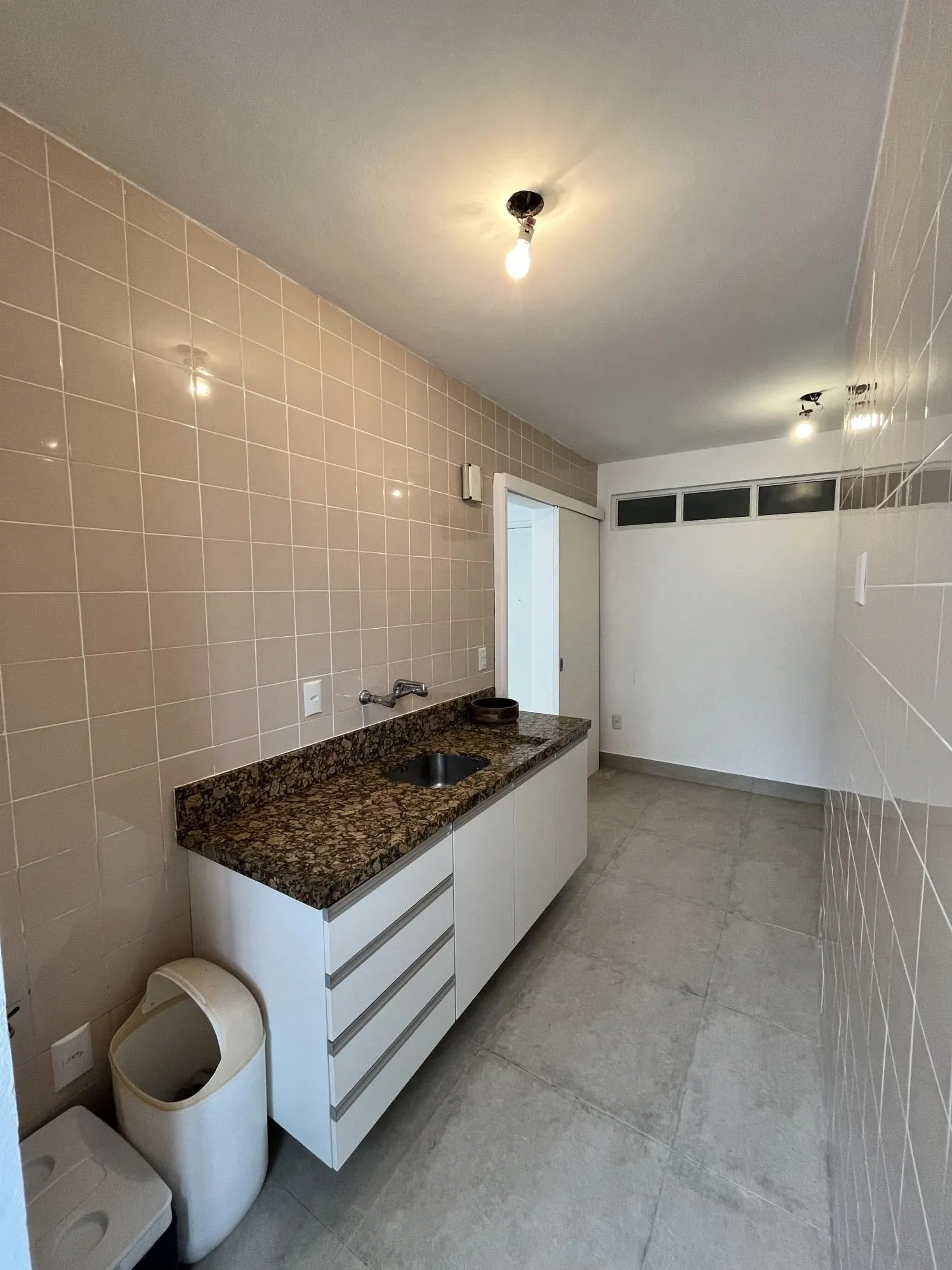 Imagem Apartamento de 2 quartos, 2 banheiros e 1 vaga de garagem no bairro Petrópolis