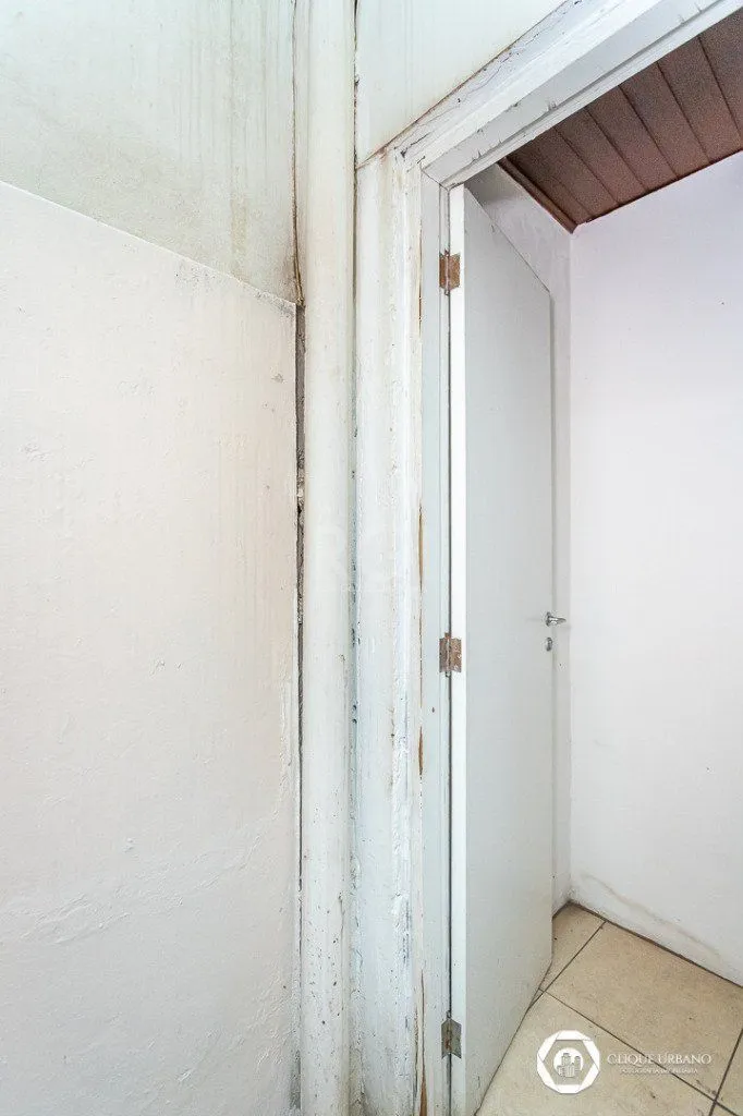 Imagem Casa para Venda - 330m², 4 dormitórios, sendo 3 suites, 2 vagas - Petrópolis