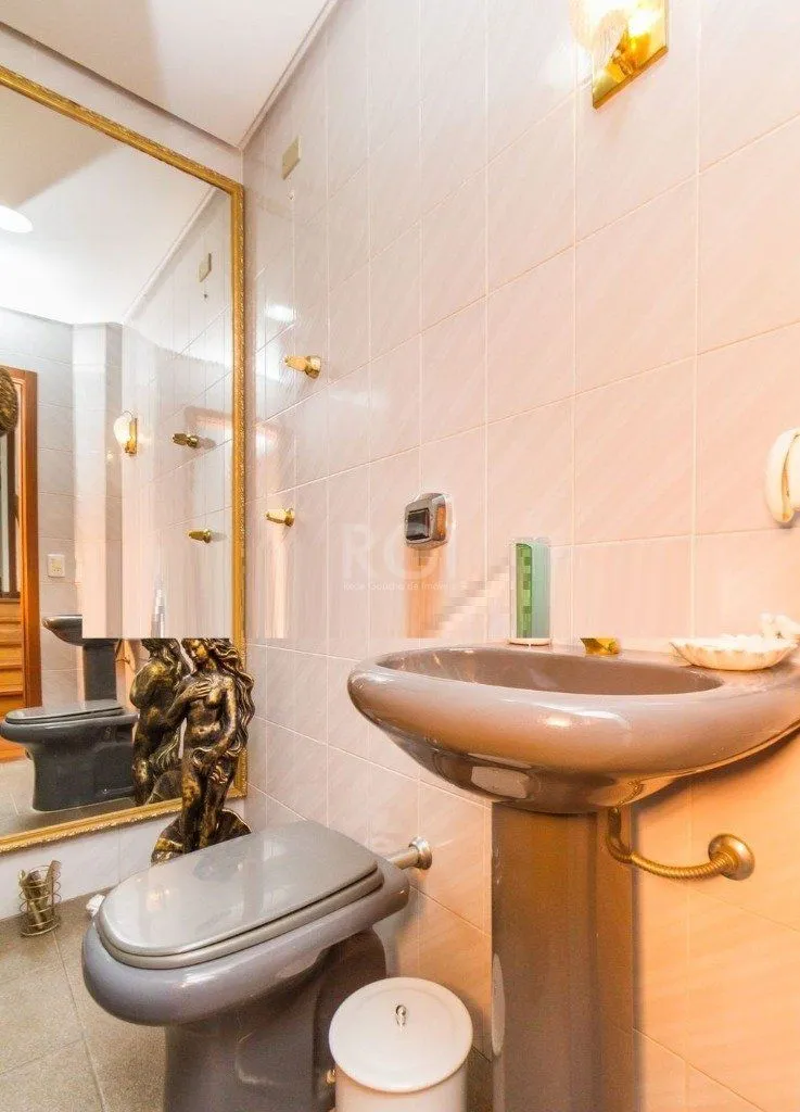 Imagem Casa Condominio para Venda - 195m², 4 dormitórios, sendo 1 suites, 2 vagas - Teresópolis