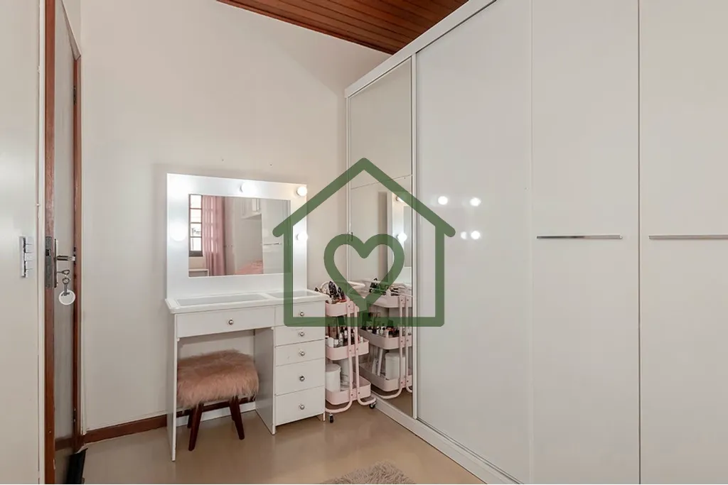 Imagem Casa no bairro Passo D?Areia, Porto Alegre, ideal para quem busca conforto, espaço e estilo. Reform...