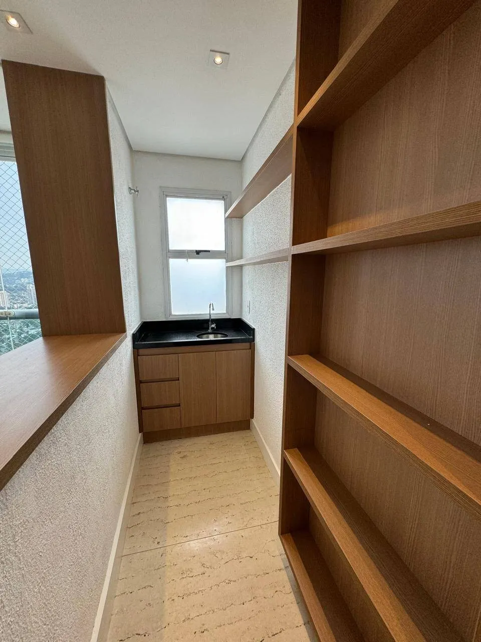 Imagem Apartamento Mobiliado no Centro de Alphaville - 3 Suítes e Sacada Gourmet
