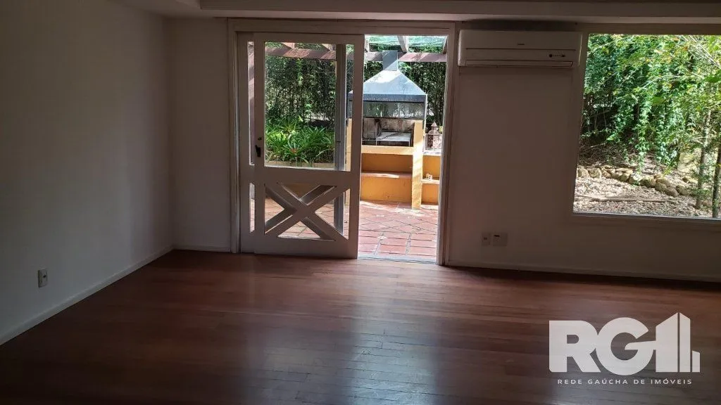 Imagem VENDA - ÓTIMA CASA EM CONDOMÍNIO NA ZONA SUL