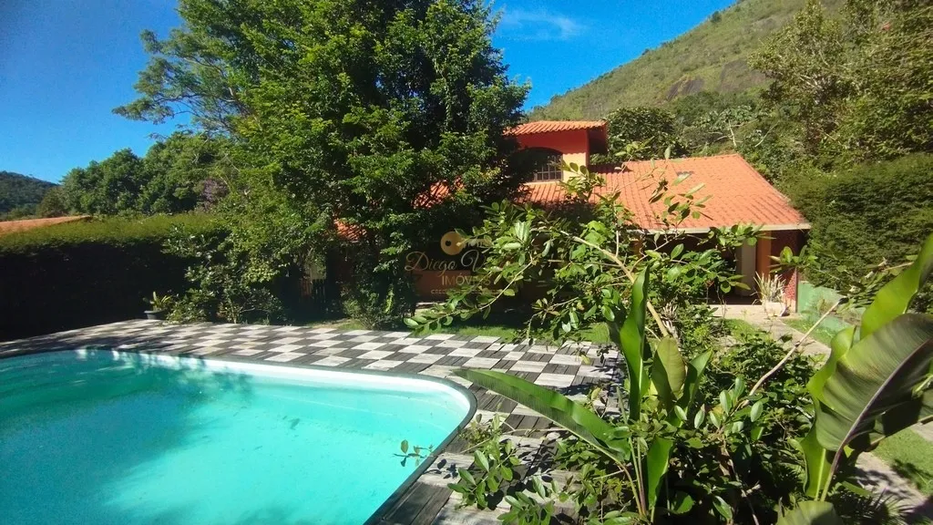 Imagem Casa em Condomínio para Venda em Teresópolis / RJ no bairro Três Córregos