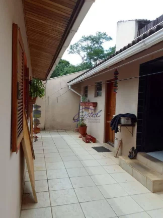 Imagem Casa 5 dorms, 3 suites, Piscina