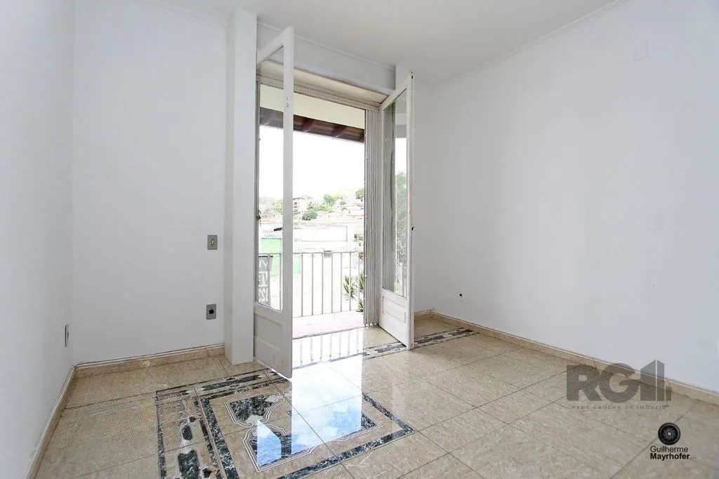 Imagem Casa com 5 suítes, 7 banheiros, 4 vagas no bairro Partenon