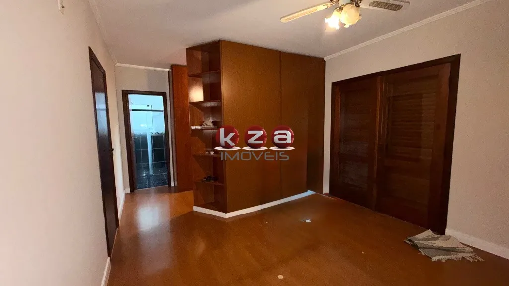 Imagem Casa em Condomínio de Alto Padrão na Vila Faustina II em Valinhos-SP - 3 Quartos, 1 Suíte, 2 Salas, 4 Banheiros, 4 Vagas - 212m².