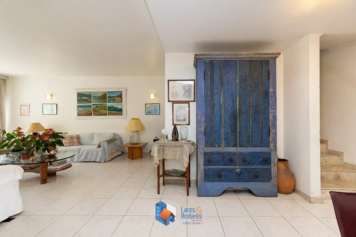Imagem Sobrado para venda em Vila Madalena com 5 quartos, sendo 2 suítes, 256m²