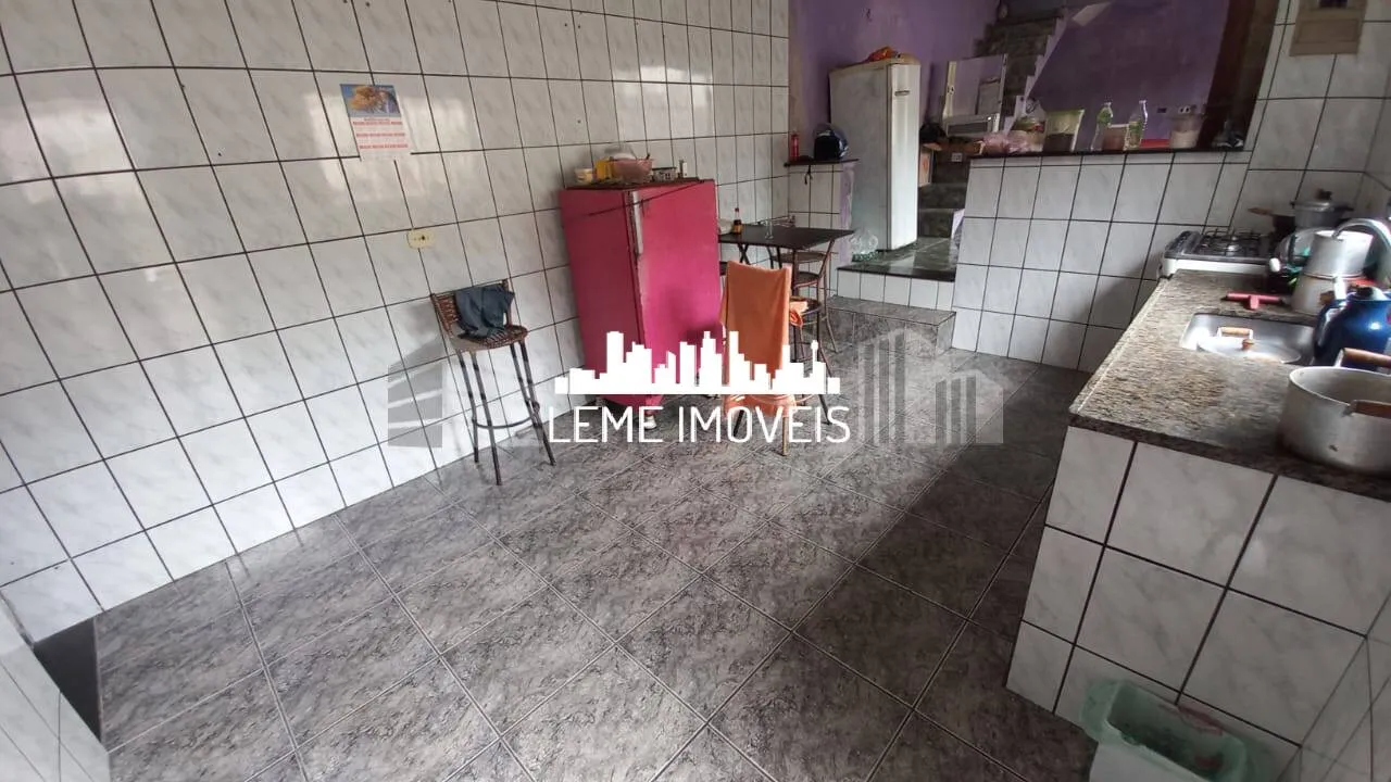 Imagem CASA TÉRREA EM TERRENO MEDINDO 250,00M²