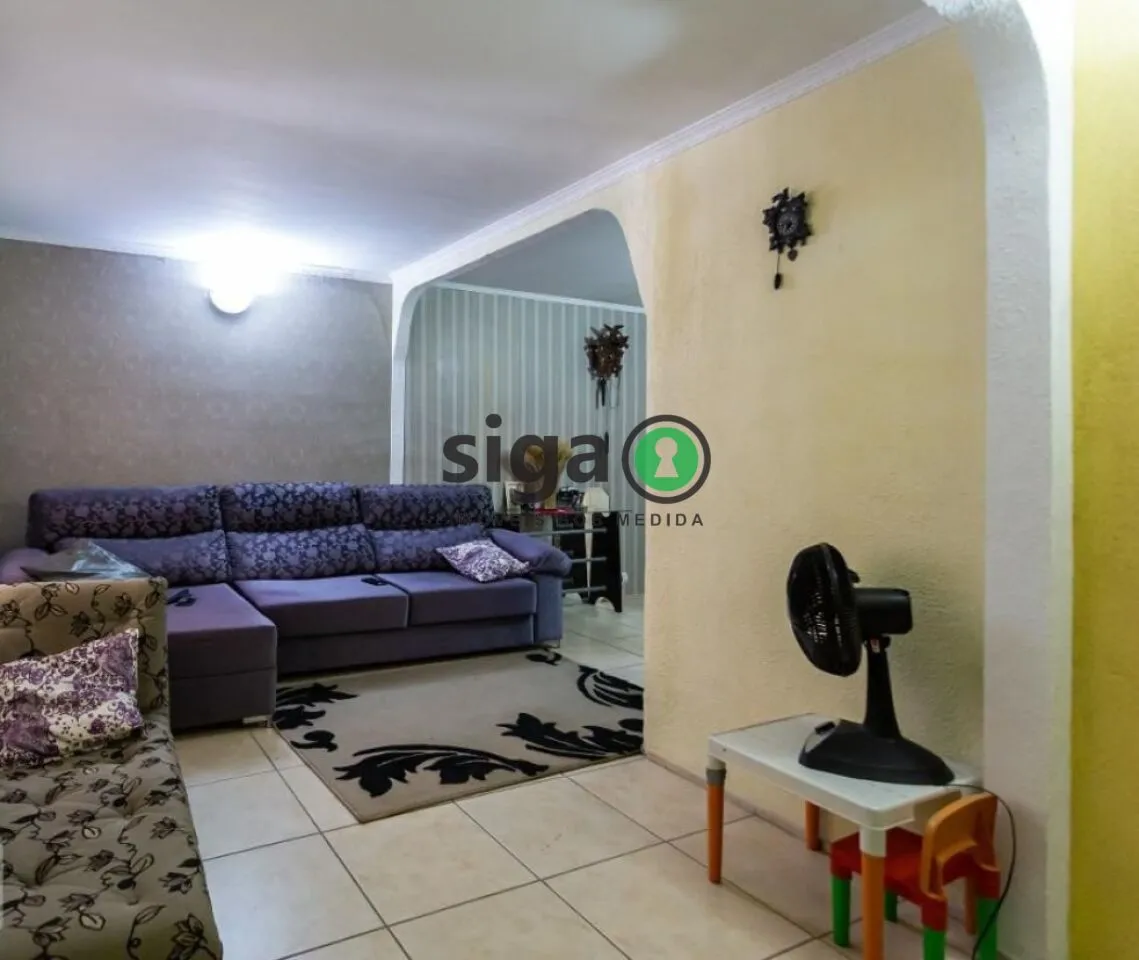 Imagem Casa com 3 Quartos, Suíte, Quintal e 2 Vagas em Região Residencial Tranquila