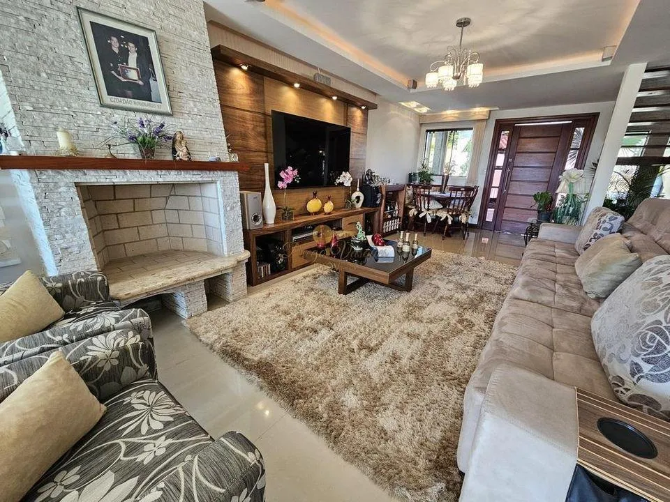 Imagem Casa em Condomínio para Venda em Teresópolis / RJ no bairro Várzea