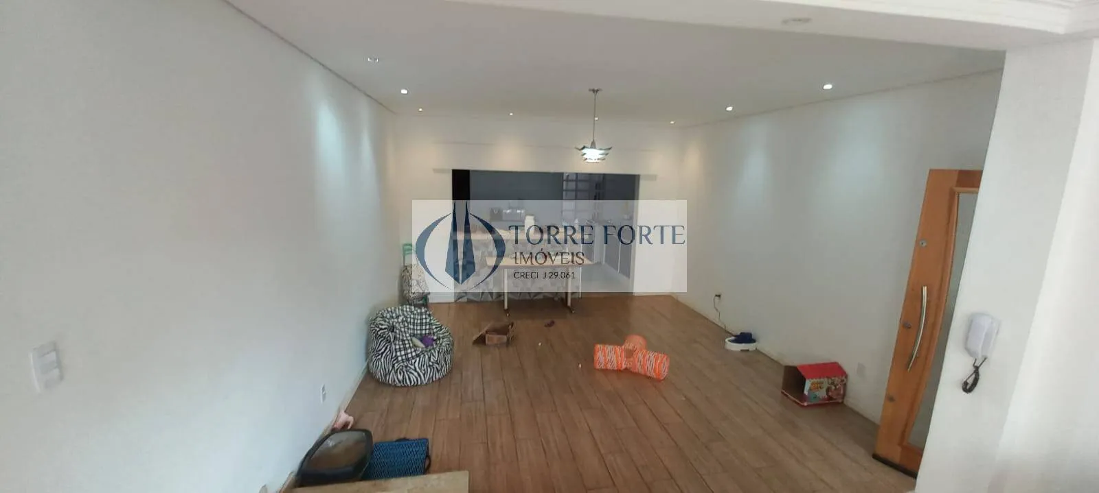 Imagem Sobrado 4 dormitórios 2 banheiros e 2 vagas na Vila FOrmosa