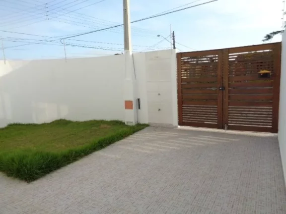 Imagem Casa Geminada 71 m 2 doms/1 Suíte 2 vagas próximo a praia