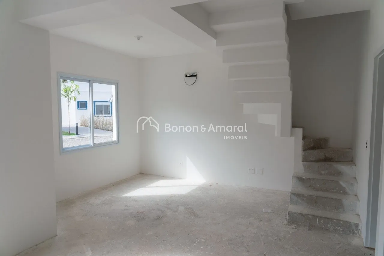 Imagem Casa pé na areia em condomínio - São Sebastião S.P.