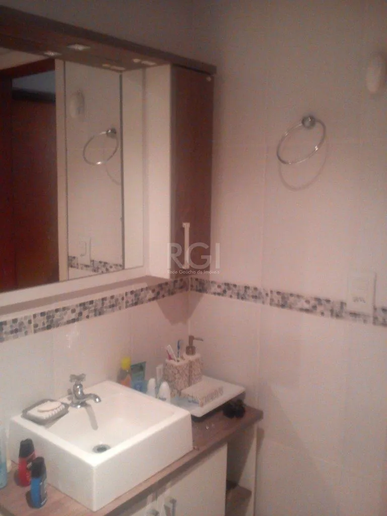 Imagem Casa para Venda - 246.24m², 5 dormitórios, sendo 1 suites, 4 vagas - Rubem Berta