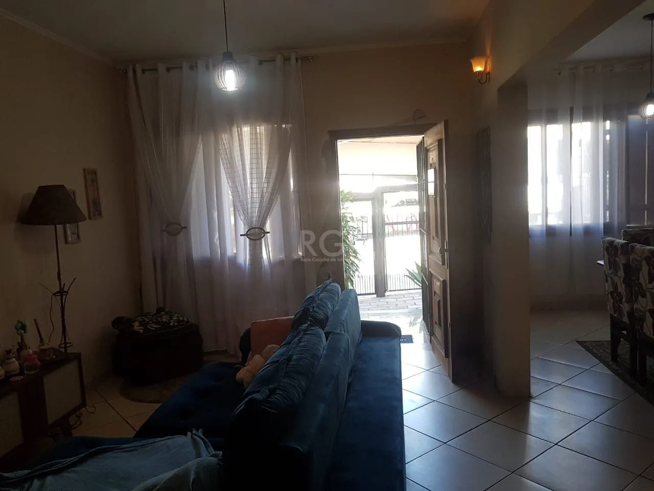 Imagem Casa para Venda - 300m², 4 dormitórios, sendo 1 suites, 2 vagas - Glória