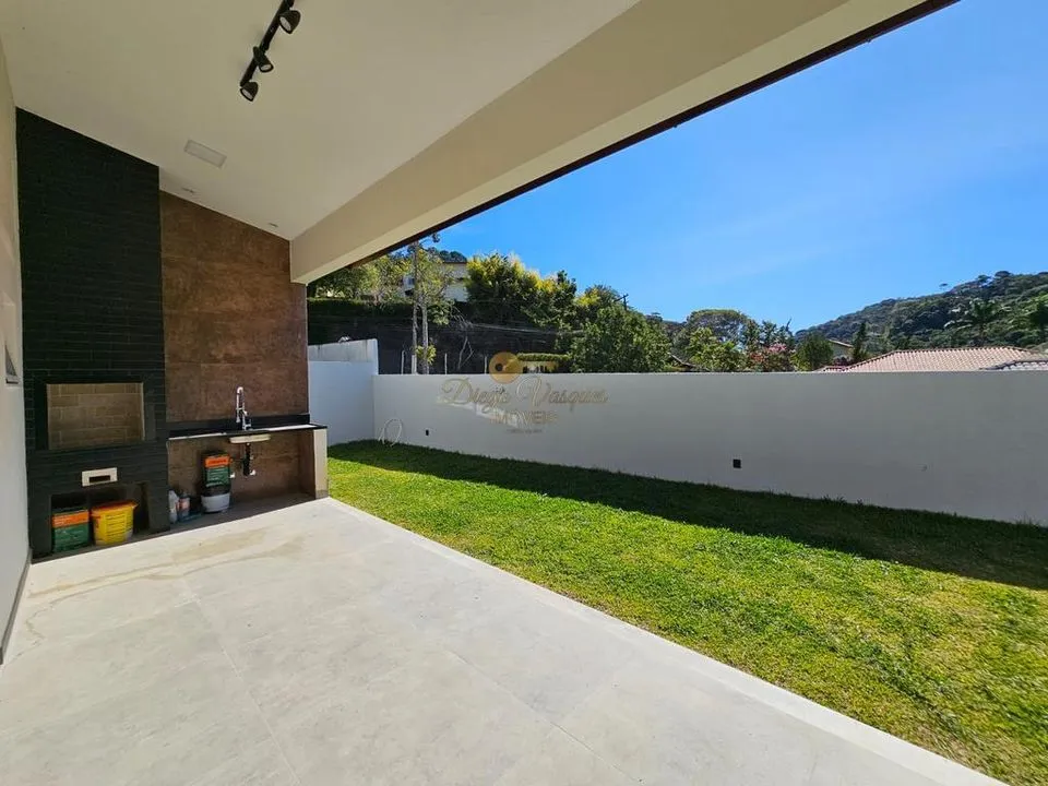 Imagem Casa em Condomínio para Venda em Teresópolis / RJ no bairro Green Valley