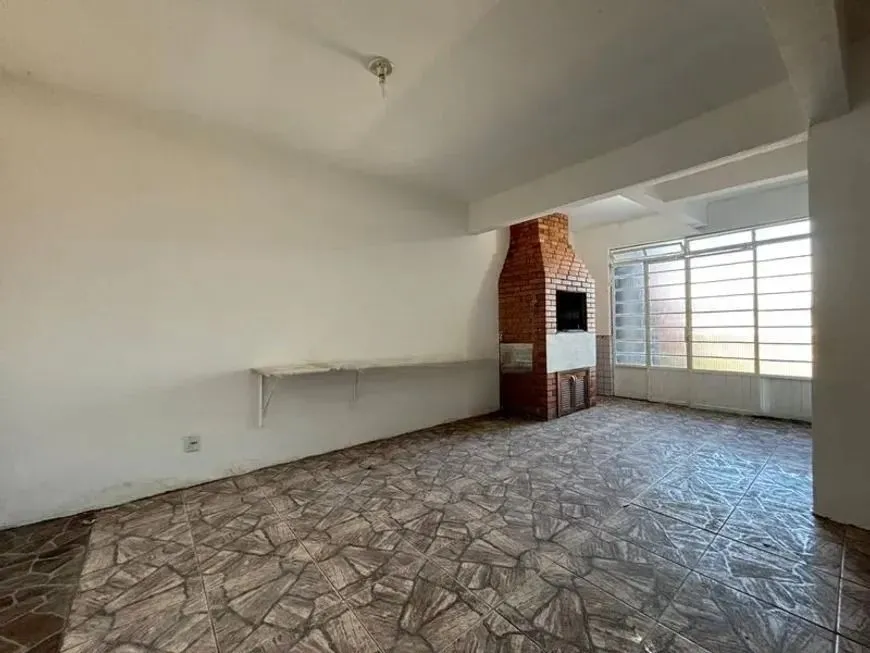Imagem Casa para venda no bairro Medianeira | 3 dormitórios | Pátio amplo | Espaço gourmet | 298m² | Porto Alegre
