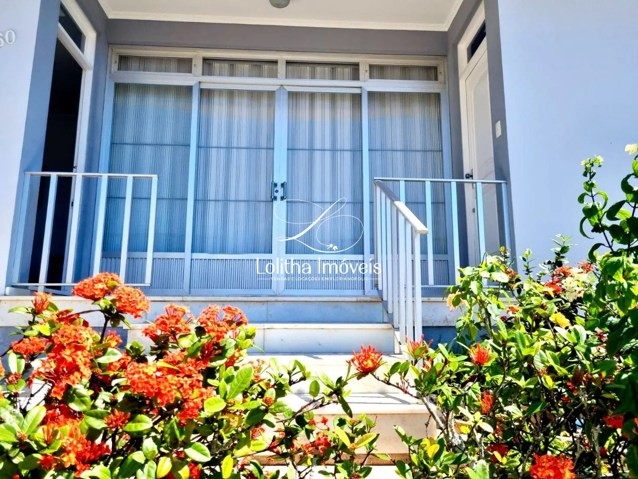 Imagem CASA COM 4 DORMITÓRIOS À VENDA PRÓXIMO À AV. MAX SCHRAMM
