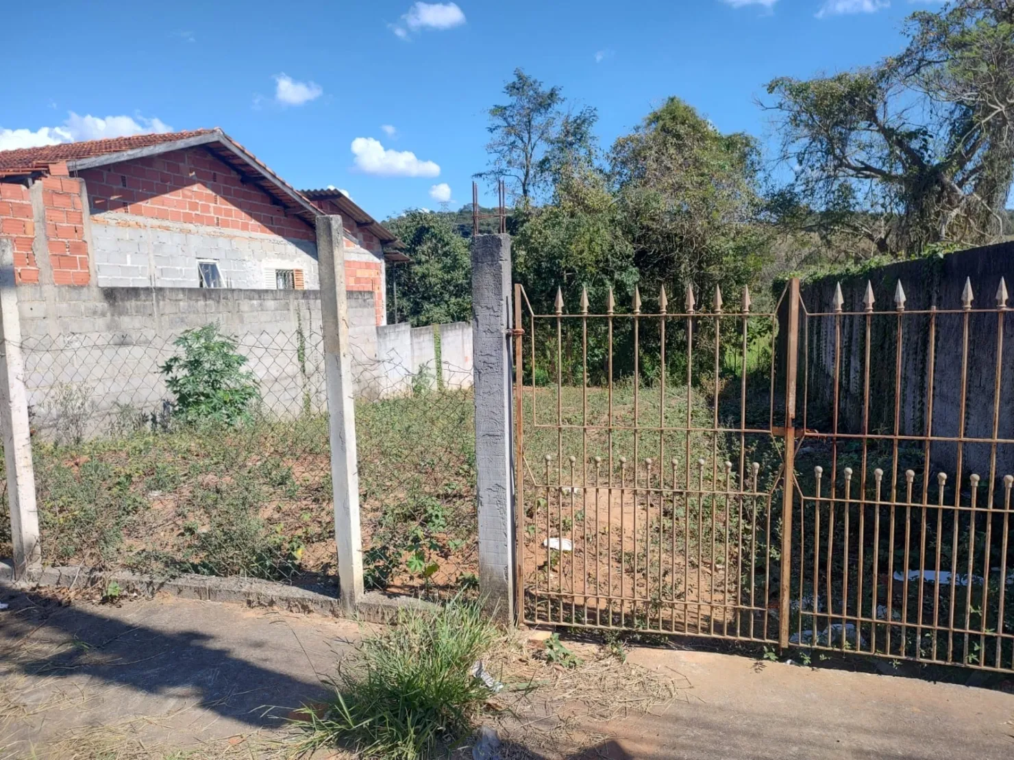 Foto do imóvel Terreno à venda 426.9M², Residencial Estoril, Taubaté - SP