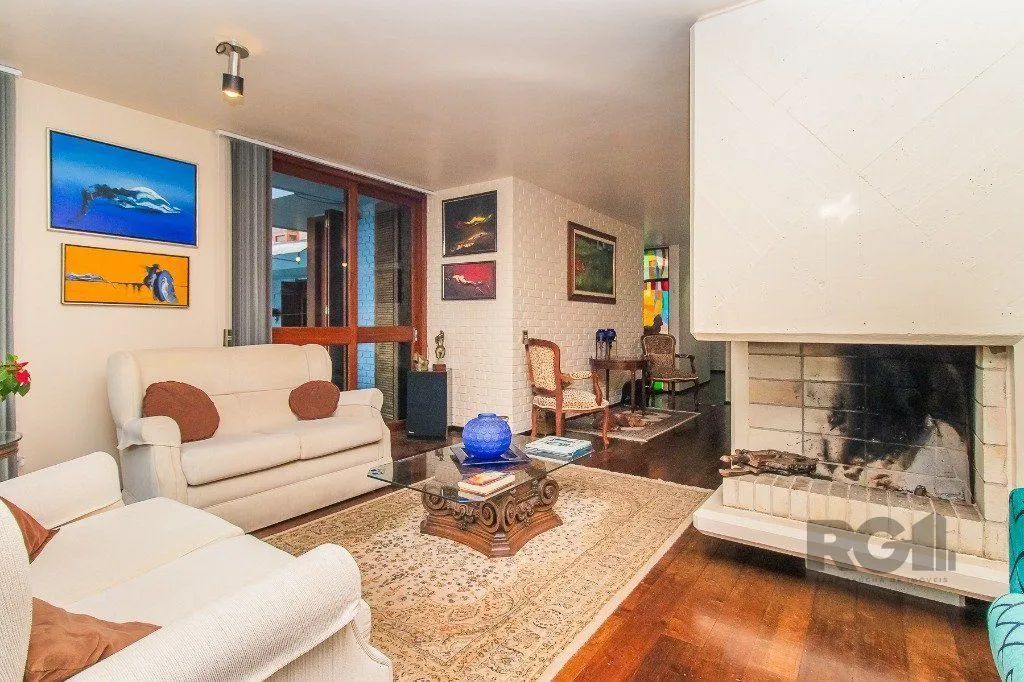 Imagem Casa para Venda - 400m², 3 dormitórios, sendo 1 suites, 4 vagas - Menino Deus