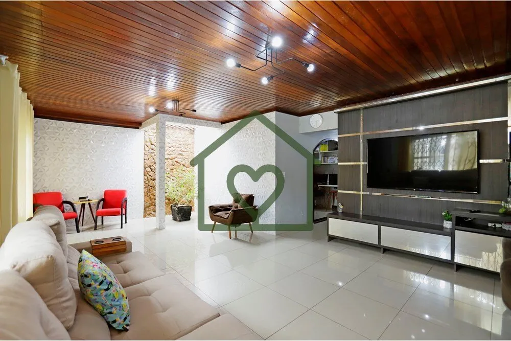 Imagem Apresentamos uma oportunidade única para adquirir sua casa dos sonhos por um preço imperdível! Es...